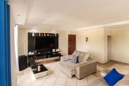 Casa à venda com 375m², 4 quartos e 6 vagasSala 