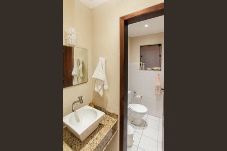 Casa à venda com 375m², 4 quartos e 6 vagasLavabo