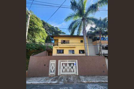 Casa à venda com 375m², 4 quartos e 6 vagasFachada