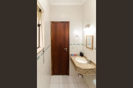 Casa à venda com 375m², 4 quartos e 6 vagasBanheiro da Suíte 3