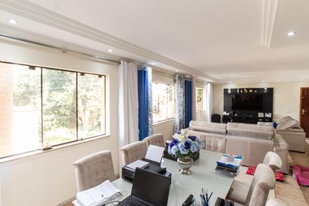 Casa à venda com 375m², 4 quartos e 6 vagasSala  de Jantar