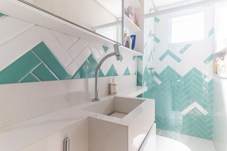 Apartamento para alugar com 67m², 2 quartos e 2 vagas Apartamento para alugar com 67m², 2 quartos e 2 vagasBanheiro da Suíte