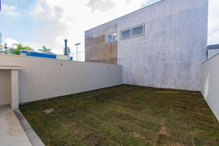 Casa à venda com 143m², 3 quartos e 2 vagasQuintal