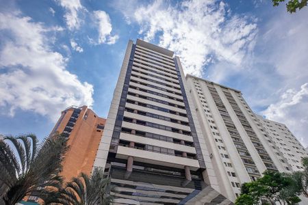 Apartamento à venda com 30m², 1 quarto e 1 vaga Apartamento à venda com 30m², 1 quarto e 1 vagaFachada