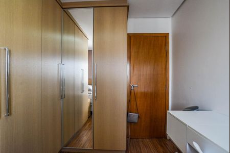 Apartamento à venda com 80m², 3 quartos e 2 vagas Apartamento à venda com 80m², 3 quartos e 2 vagasQuarto 1