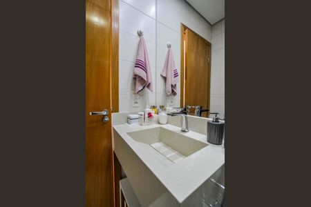 Apartamento à venda com 80m², 3 quartos e 2 vagas Apartamento à venda com 80m², 3 quartos e 2 vagasBanheiro Corredor