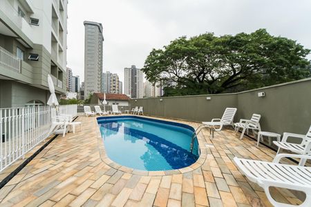 Apartamento à venda com 80m², 3 quartos e 2 vagas Apartamento à venda com 80m², 3 quartos e 2 vagasÁrea comum - Piscina