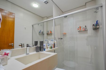 Apartamento à venda com 80m², 3 quartos e 2 vagas Apartamento à venda com 80m², 3 quartos e 2 vagasBanheiro Corredor