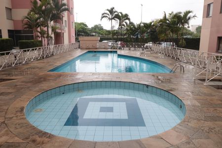 Apartamento à venda com 56m², 2 quartos e 1 vagaÁrea comum