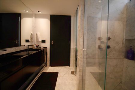 Apartamento à venda com 295m², 3 quartos e 2 vagasBanheiro Suíte 1