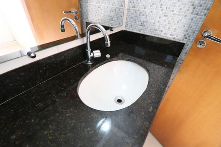 Apartamento para alugar com 68m², 2 quartos e 1 vagaBanheiro Suíte