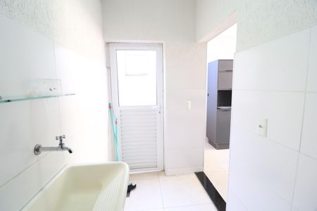Apartamento para alugar com 68m², 2 quartos e 1 vagaÁrea de Serviço