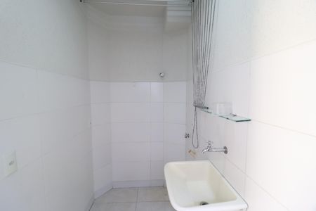 Apartamento para alugar com 68m², 2 quartos e 1 vagaÁrea de Serviço