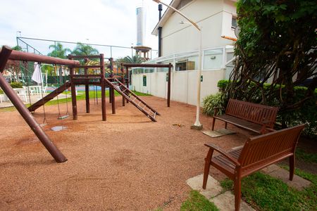 Casa de condomínio para alugar com 133m², 2 quartos e 2 vagas Casa de condomínio para alugar com 133m², 2 quartos e 2 vagasÁrea comum - Playground