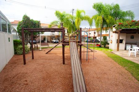 Casa de condomínio para alugar com 133m², 2 quartos e 2 vagas Casa de condomínio para alugar com 133m², 2 quartos e 2 vagasÁrea comum - Playground