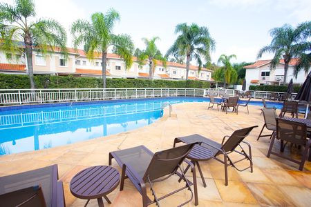 Casa de condomínio para alugar com 133m², 2 quartos e 2 vagas Casa de condomínio para alugar com 133m², 2 quartos e 2 vagasÁrea comum - Piscina