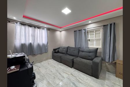 Casa à venda com 140m², 2 quartos e 4 vagas Casa à venda com 140m², 2 quartos e 4 vagasSala