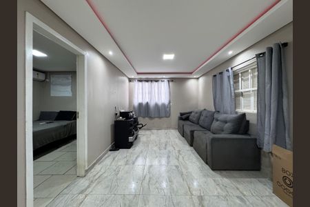 Casa à venda com 140m², 2 quartos e 4 vagas Casa à venda com 140m², 2 quartos e 4 vagasSala