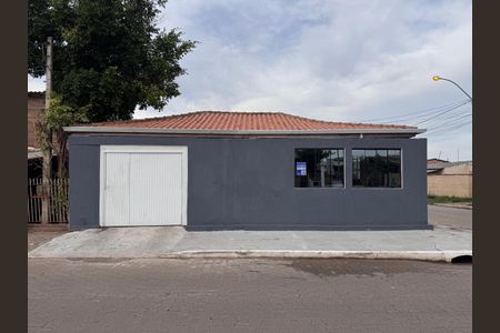 Casa à venda com 140m², 2 quartos e 4 vagas Casa à venda com 140m², 2 quartos e 4 vagasFachada plaquinha