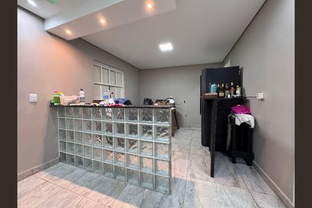 Casa à venda com 140m², 2 quartos e 4 vagas Casa à venda com 140m², 2 quartos e 4 vagasCozinha