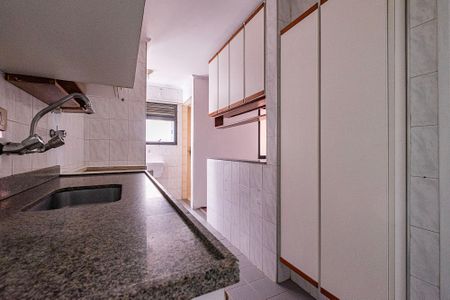 Apartamento à venda com 68m², 2 quartos e 2 vagasCozinha