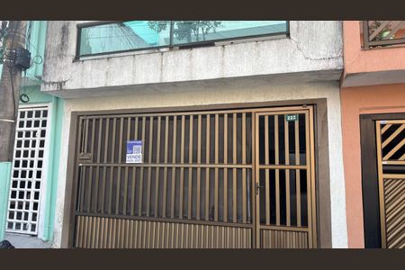 Casa à venda com 246m², 3 quartos e 1 vaga Casa à venda com 246m², 3 quartos e 1 vagaFachada