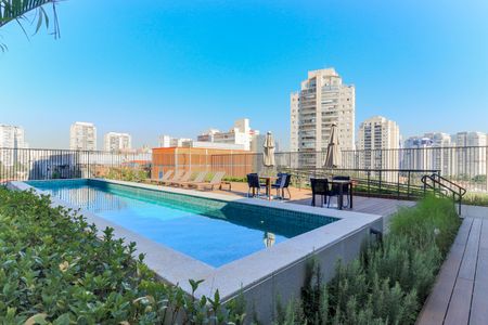 Apartamento à venda com 32m², 1 quarto e sem vaga Apartamento à venda com 32m², 1 quarto e sem vagaÁrea comum - Piscina