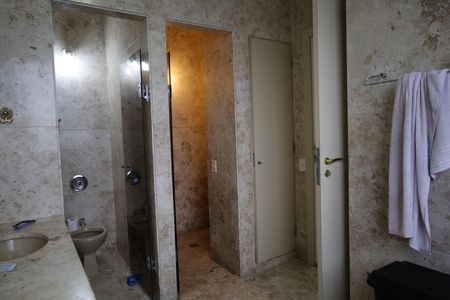 Apartamento à venda com 411m², 7 quartos e 3 vagasBanheiro Suíte 3