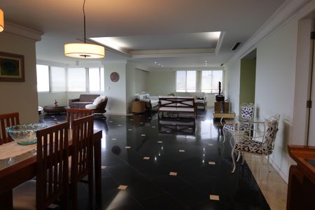 Apartamento à venda com 411m², 7 quartos e 3 vagasSala