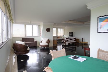 Apartamento à venda com 411m², 7 quartos e 3 vagasSala