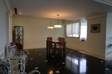 Apartamento à venda com 411m², 7 quartos e 3 vagasSala