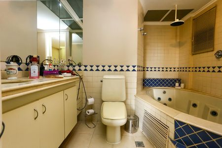 Apartamento à venda com 106m², 2 quartos e 2 vagasBanheiro da Suíte