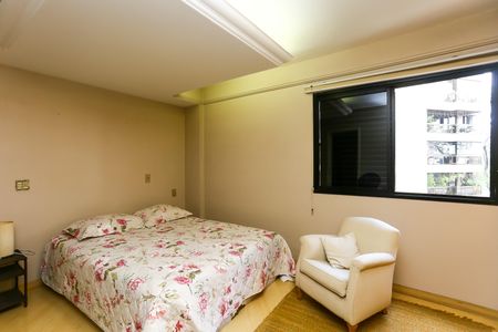 Apartamento à venda com 106m², 2 quartos e 2 vagassuíte