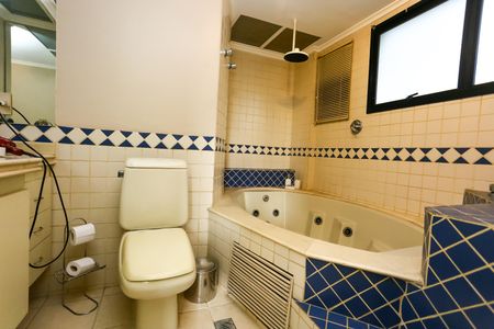 Apartamento à venda com 106m², 2 quartos e 2 vagasBanheiro da Suíte