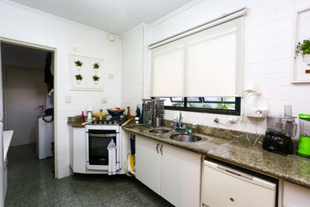 Apartamento à venda com 106m², 2 quartos e 2 vagasCozinha