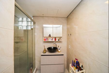 Apartamento à venda com 77m², 2 quartos e sem vaga Apartamento à venda com 77m², 2 quartos e sem vagaBanheiro