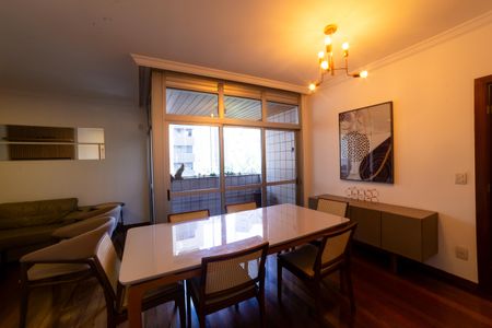 Apartamento à venda com 118m², 4 quartos e 2 vagasSala