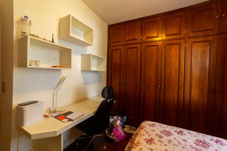 Apartamento à venda com 118m², 4 quartos e 2 vagasQuarto 1