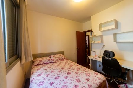 Apartamento à venda com 118m², 4 quartos e 2 vagasQuarto 1