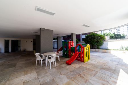 Apartamento à venda com 118m², 4 quartos e 2 vagasÁrea comum - Playground