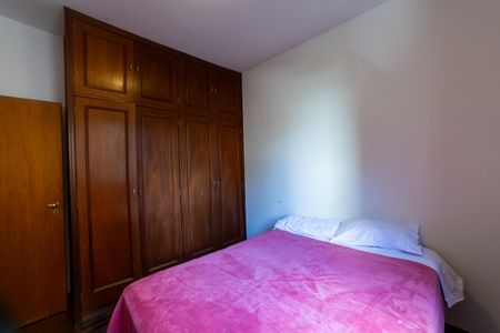 Apartamento à venda com 118m², 4 quartos e 2 vagasQuarto 2