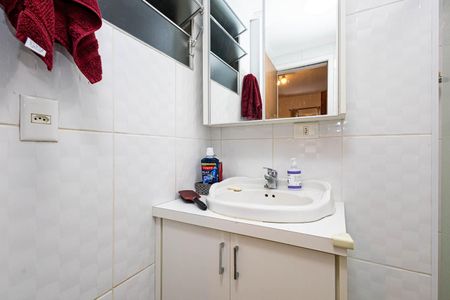 Apartamento à venda com 107m², 3 quartos e 1 vaga Apartamento à venda com 107m², 3 quartos e 1 vagaBanheiro da Suíte