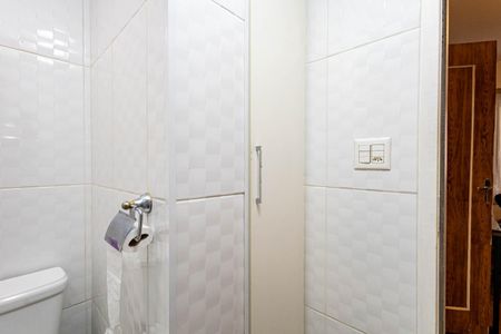 Apartamento à venda com 107m², 3 quartos e 1 vaga Apartamento à venda com 107m², 3 quartos e 1 vagaBanheiro da Suíte