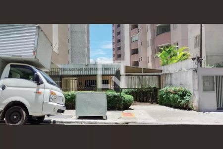 Apartamento à venda com 107m², 3 quartos e 1 vaga Apartamento à venda com 107m², 3 quartos e 1 vagaFachada e portaria