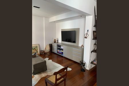 Apartamento à venda com 160m², 2 quartos e 2 vagasFoto 02