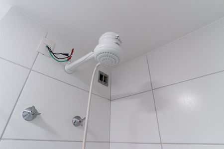 Banheiro de apartamento à venda com 2 quartos, 42m² em Vila Sabrina, São Paulo