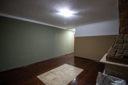 Casa para alugar com 200m², 3 quartos e 2 vagasSala