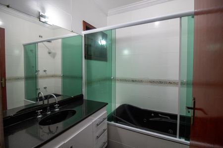 Casa para alugar com 200m², 3 quartos e 2 vagasBanheiro Suíte 