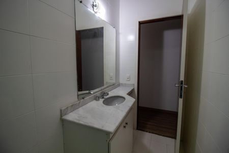 Casa para alugar com 200m², 3 quartos e 2 vagasBanheiro Social
