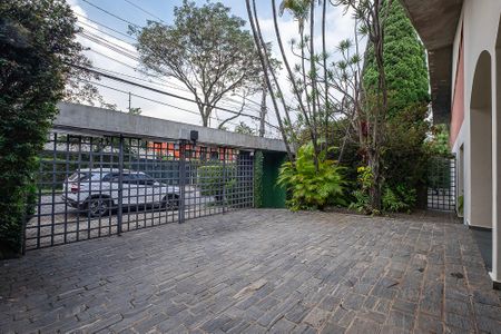 Casa à venda com 380m², 4 quartos e 4 vagasQuintal